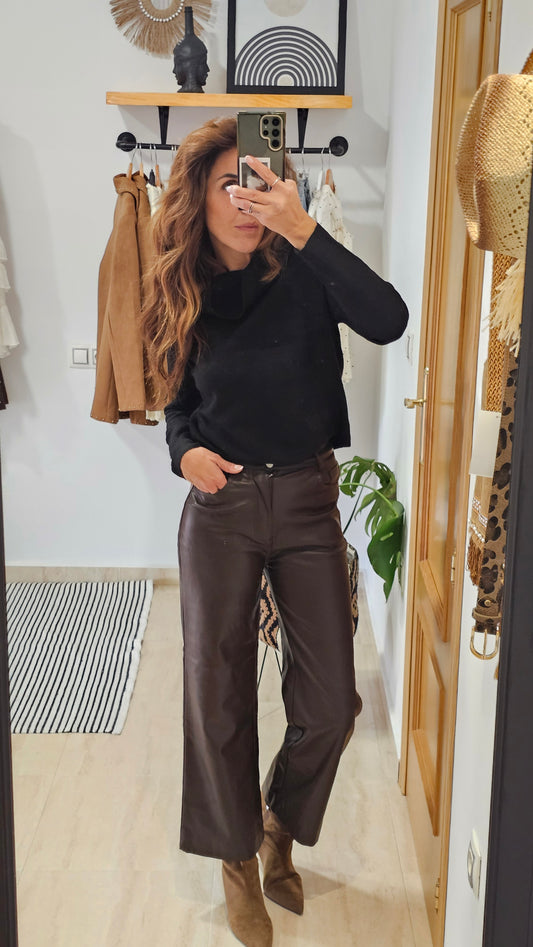 PANTALÓN EFECTO PIEL
