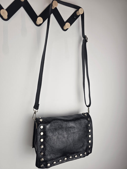 BOLSO TACHUELAS
